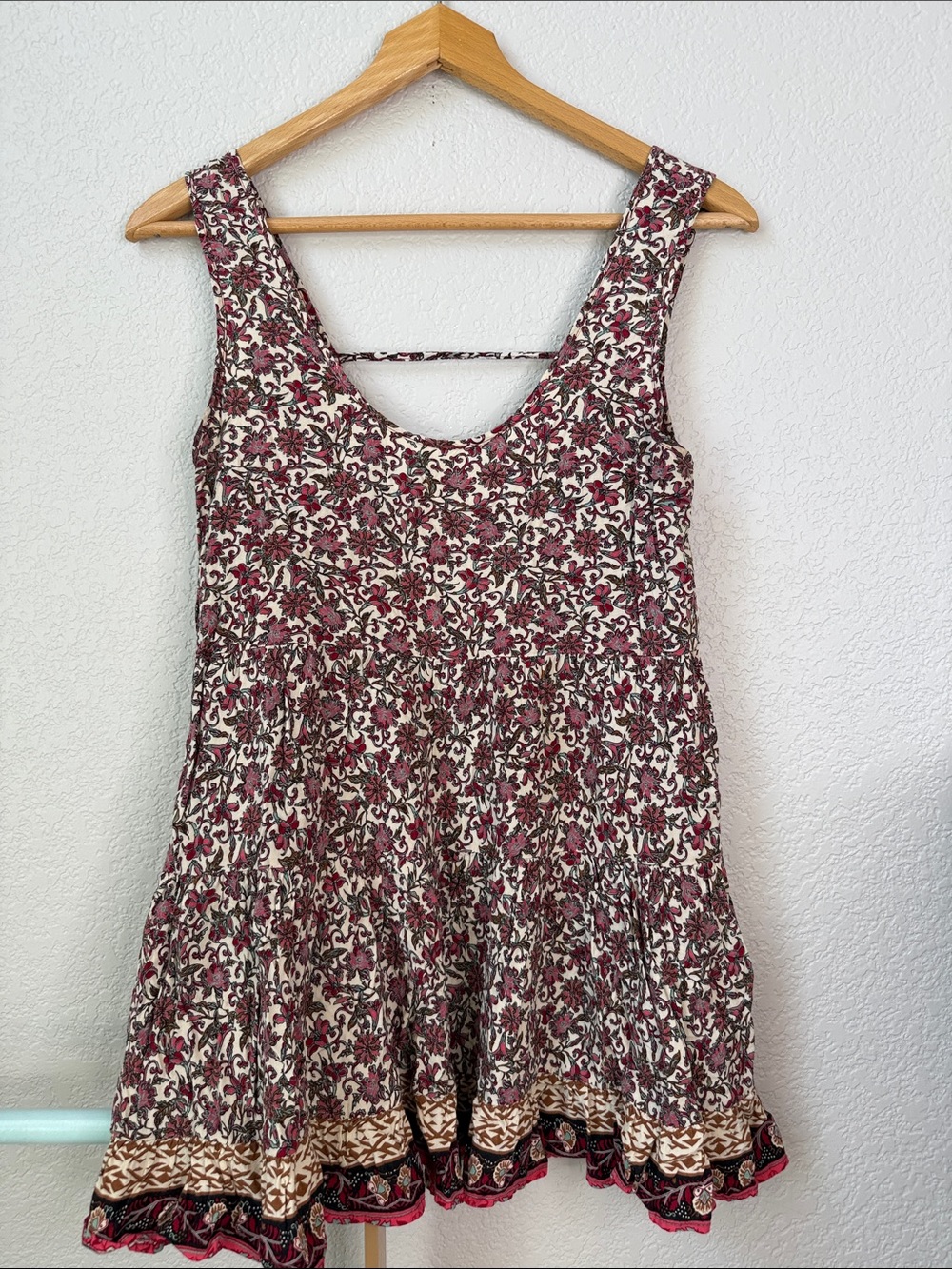 En Creme Peplum Tank Top Blouse Floral Pink and Brown size Large